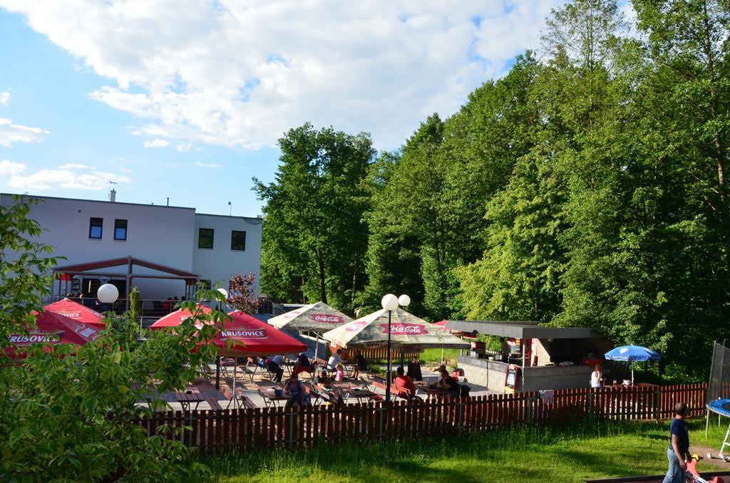 Restaurace A Penzion Zdena Bouda Hradec Králové Dış mekan fotoğraf