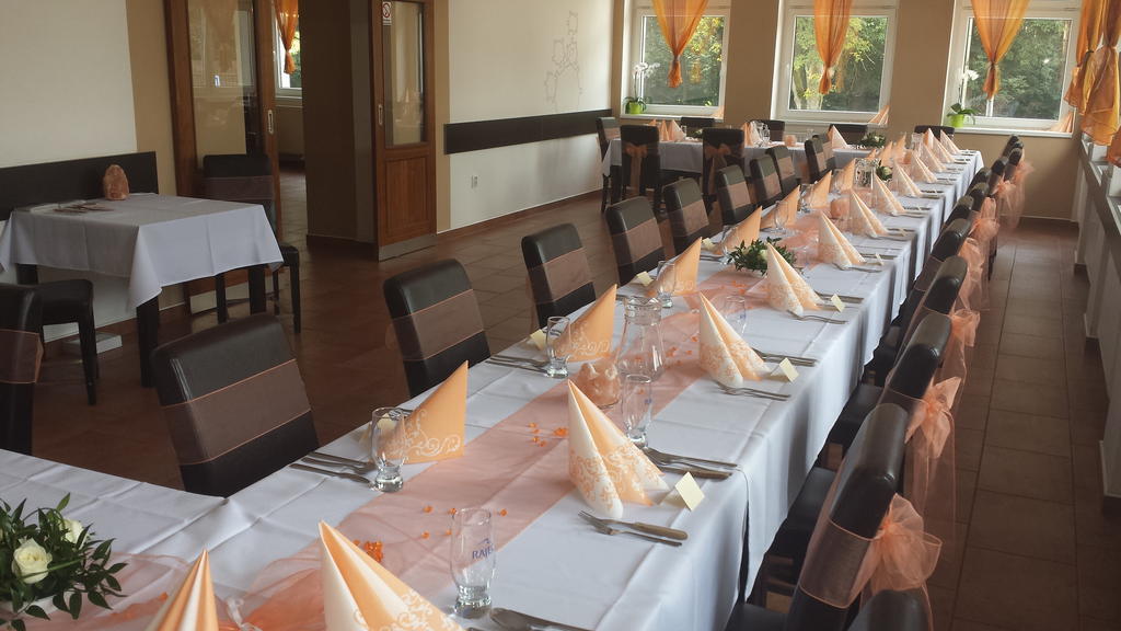 Restaurace A Penzion Zdena Bouda Hradec Králové Dış mekan fotoğraf